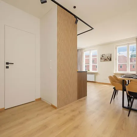 Heart Of Old Town Cityview With By Renters דירה